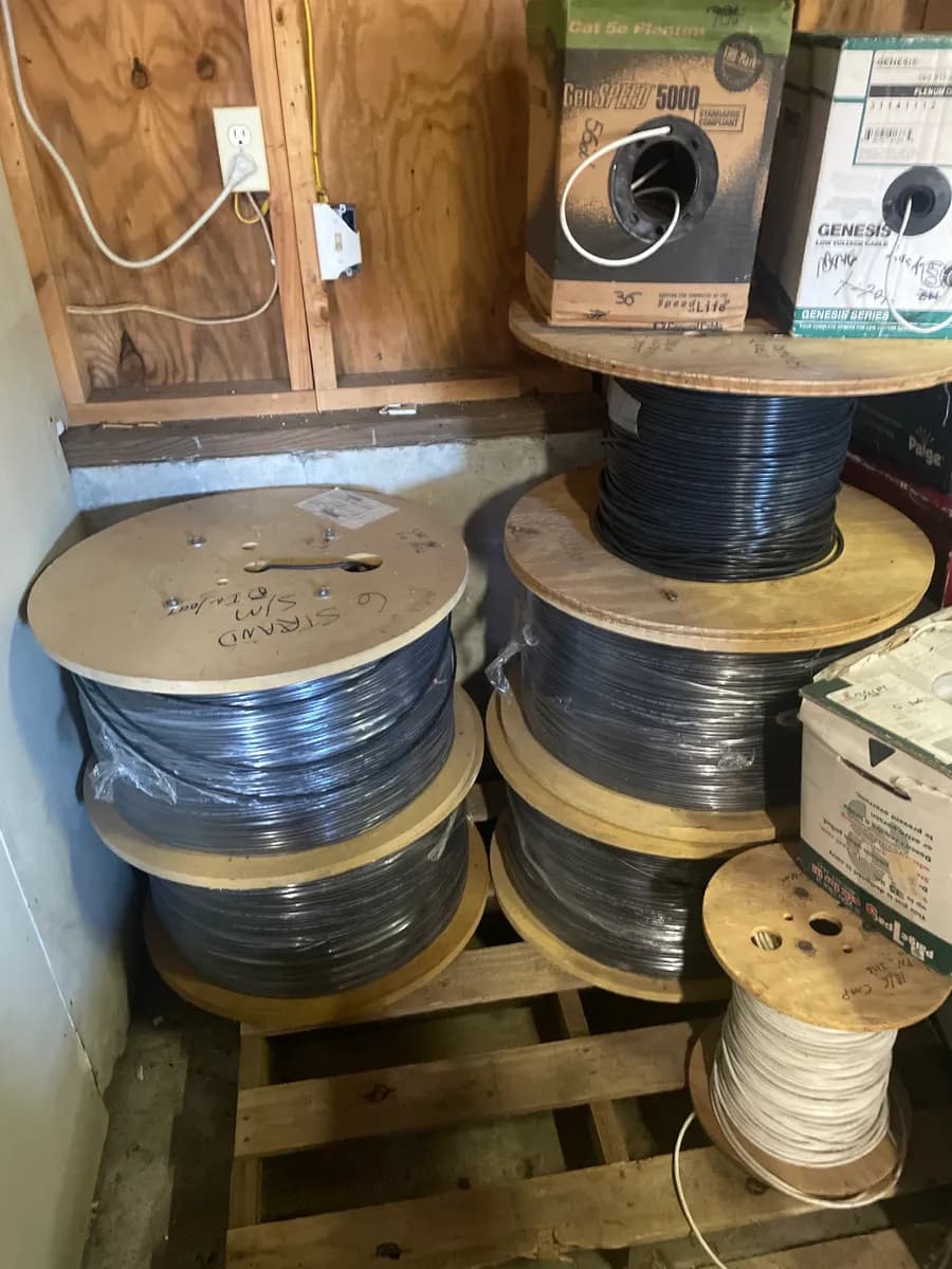 Berk-Tek OS2 6-Fiber Indoor/Outdoor Riser Cable - Approx. 5,070 ft/Reel thumbnail 2