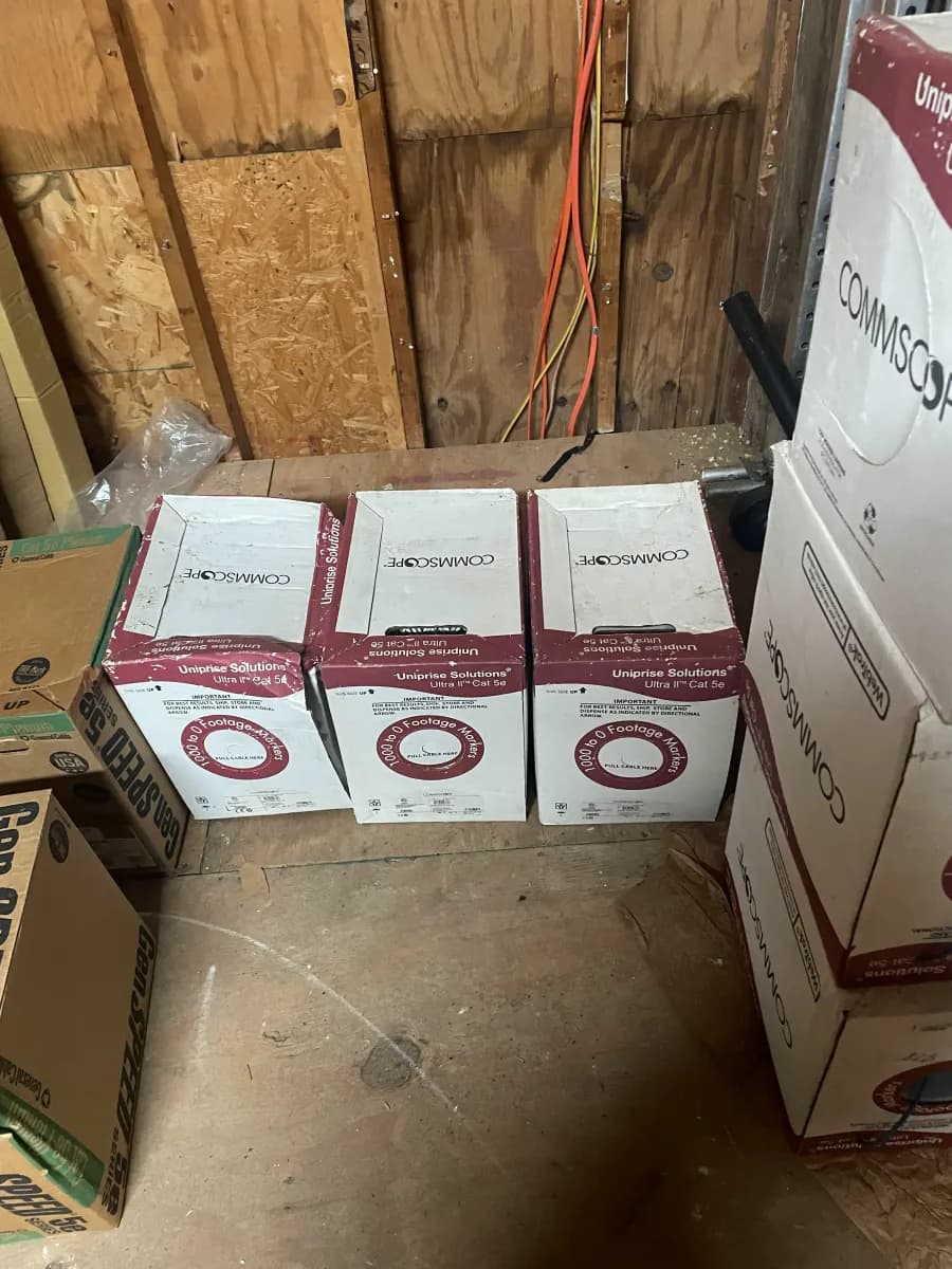 CommScope / Uniprise Ultra II 5504M Cat5e CMP Plenum Cable Boxes thumbnail 4